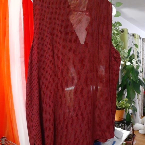 Top/Blouse - Picture 7 of 10